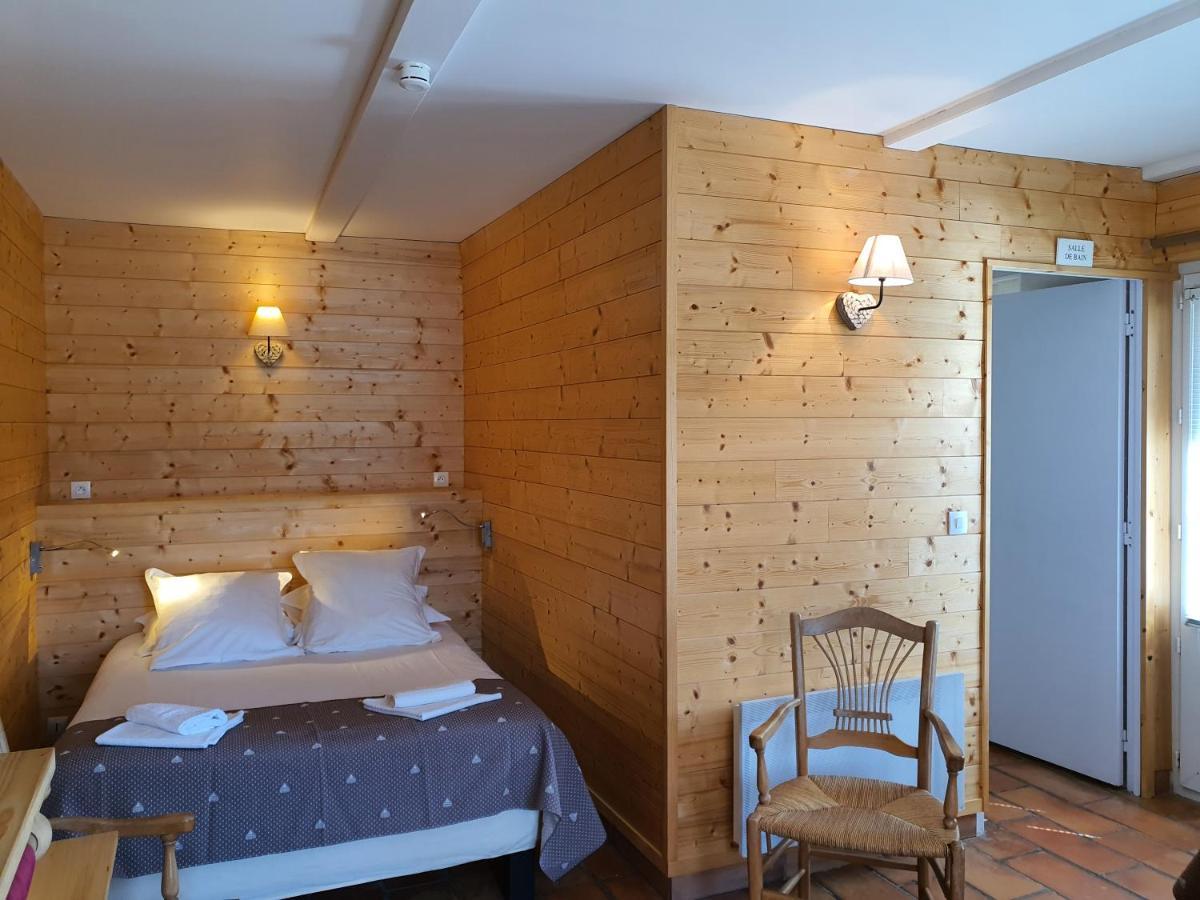 Logis Hotel Restaurant L'Escarbille Saint-Martin-dʼArdèche Eksteriør billede