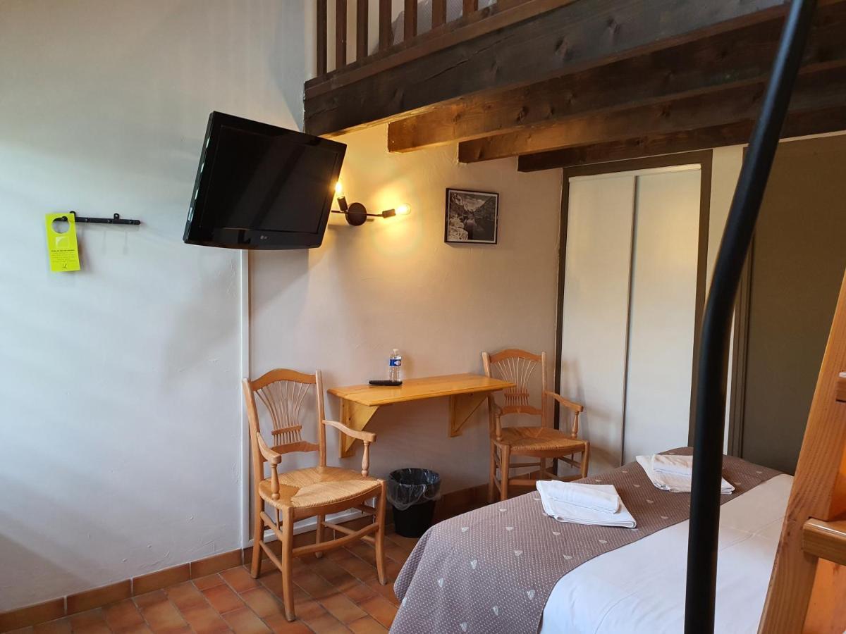 Logis Hotel Restaurant L'Escarbille Saint-Martin-dʼArdèche Eksteriør billede