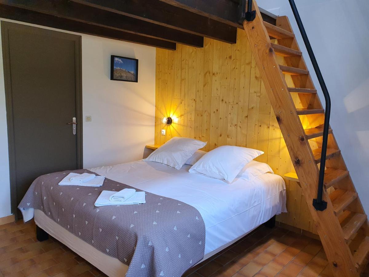 Logis Hotel Restaurant L'Escarbille Saint-Martin-dʼArdèche Eksteriør billede